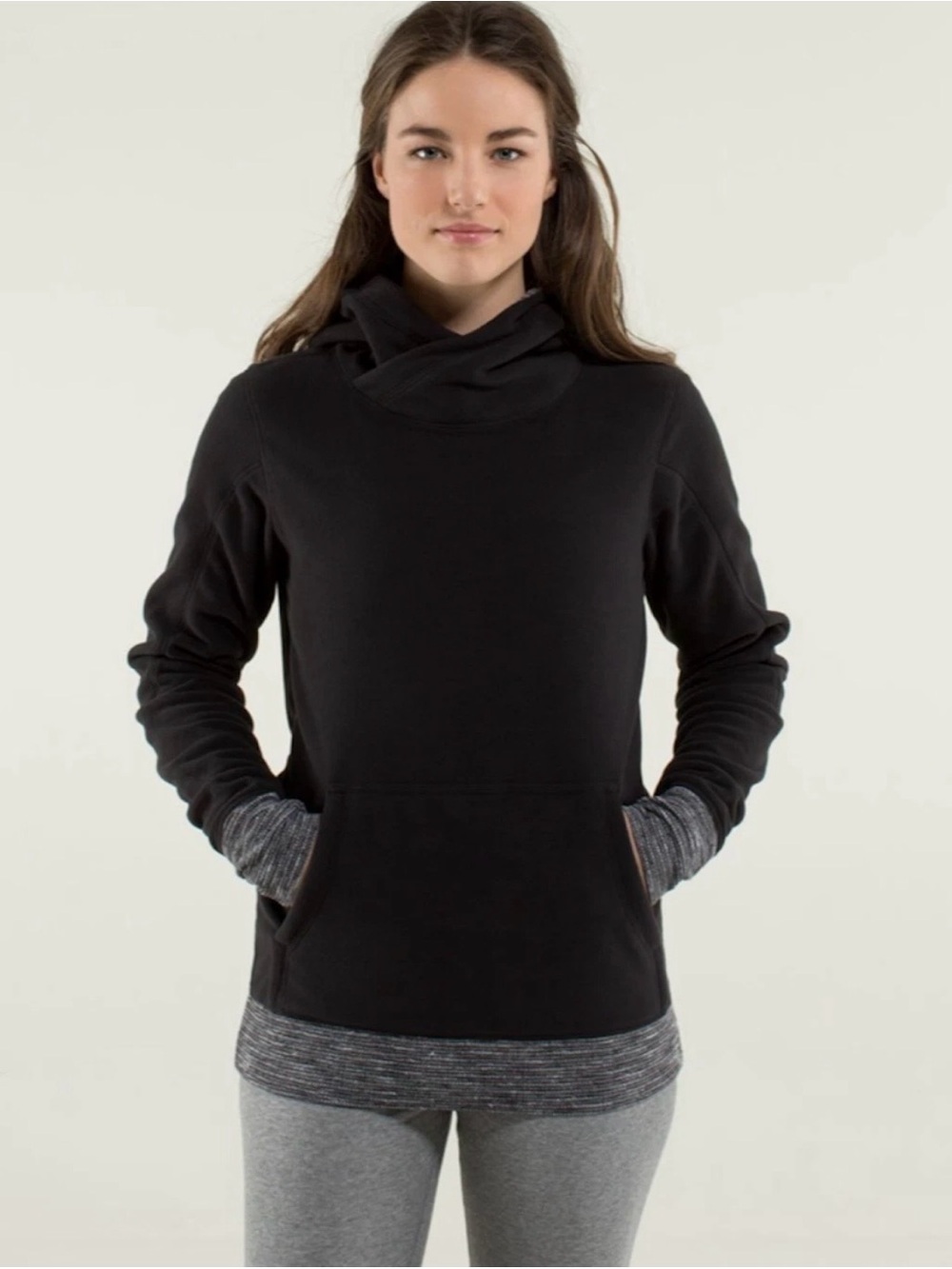 Lululemon Black Runaway
Fleece Pullover Long Sleeve
Hoodie  Sz 2